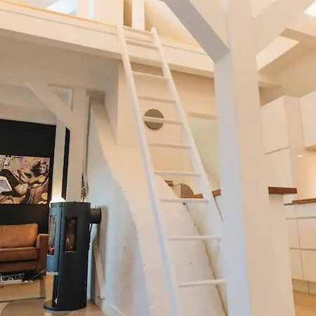 Modern 3-room Floor Apartment