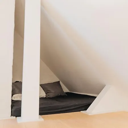 Modern 3-room Floor *