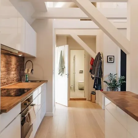 Modern 3-room Floor